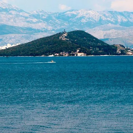 Rovci 2 アパート *