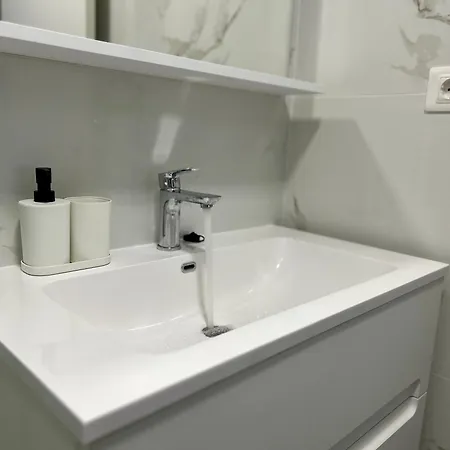Apartman Rovci 2 *