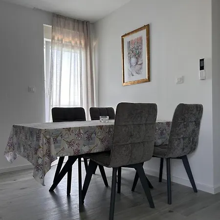 Rovci 2 Apartman *