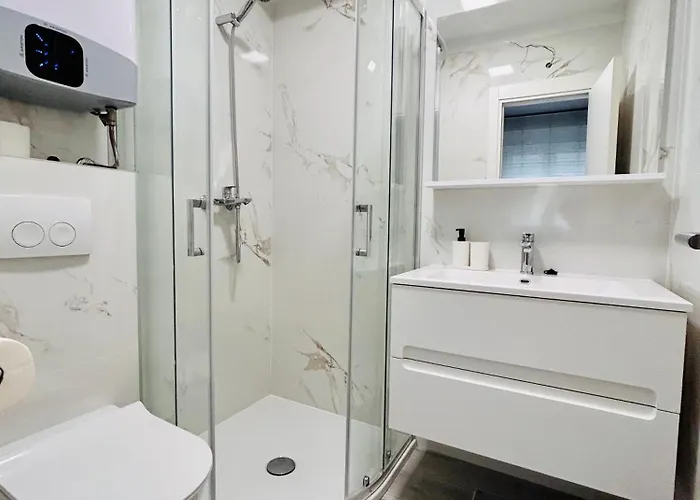 Rovci 2 * סלאטינה